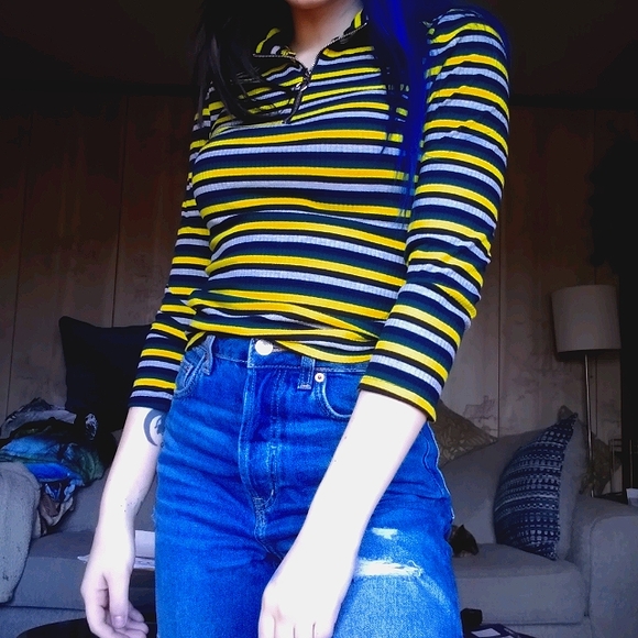 Zumiez Tops - Zumiez Quarter Zip Turtleneck